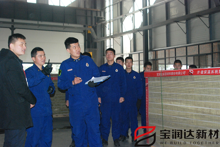 市消防隊(duì)深入寶潤(rùn)達(dá)車(chē)間了解工廠(chǎng)布局